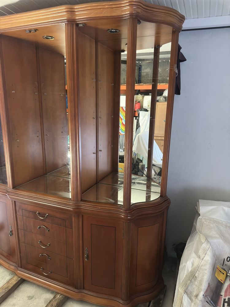 Movel de sala, estilo clássico.