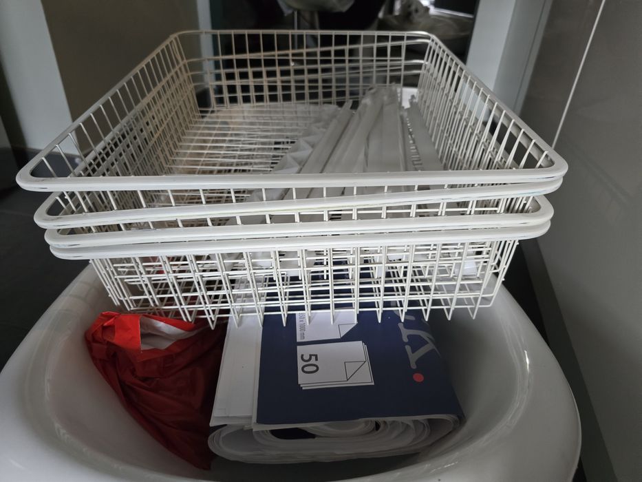 4 kosze Ikea z prowadznicami