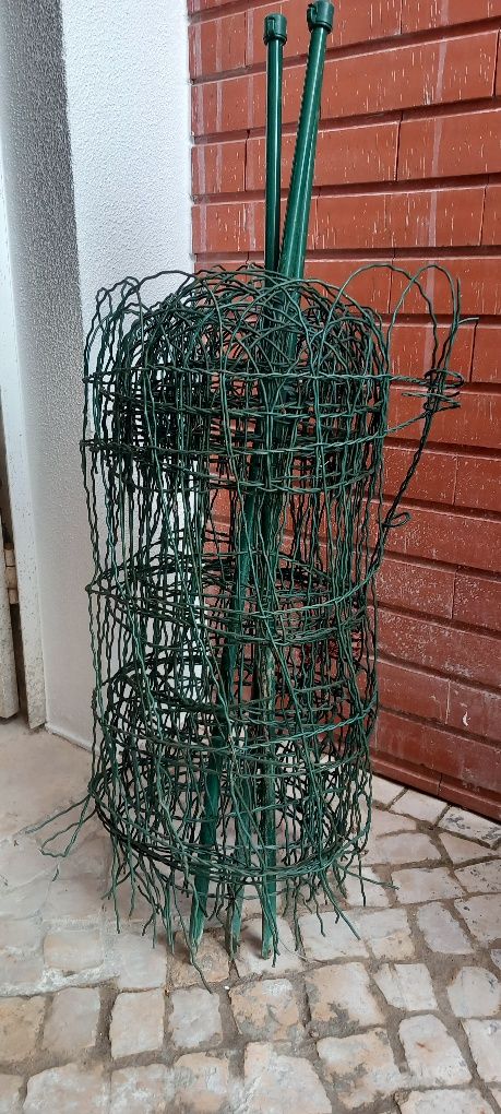 Rede ovelheira , arame farpado , vedação para jardim