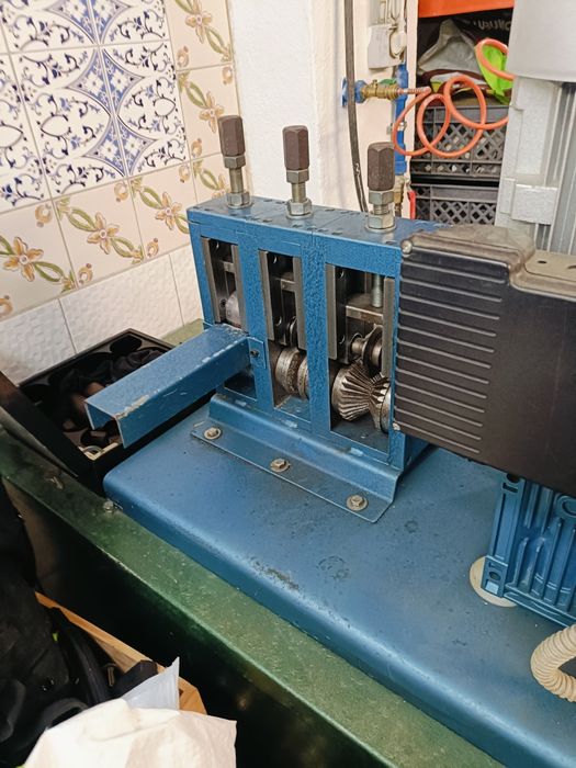 Máquina descarnar cobre