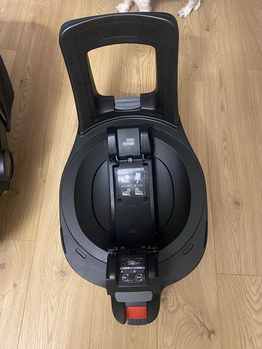 Britax Romer Baby-safe iSense fotelik samochodowy z bazą w zestawie