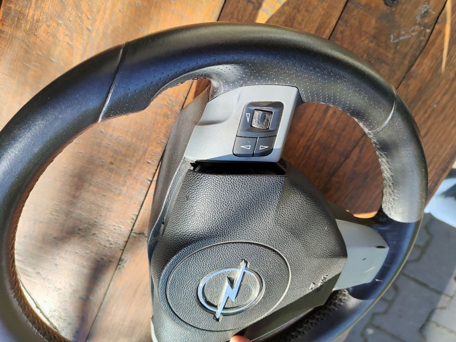 Kierownica Opel Astra H III Zafira b skórzana sport opc gtc multi