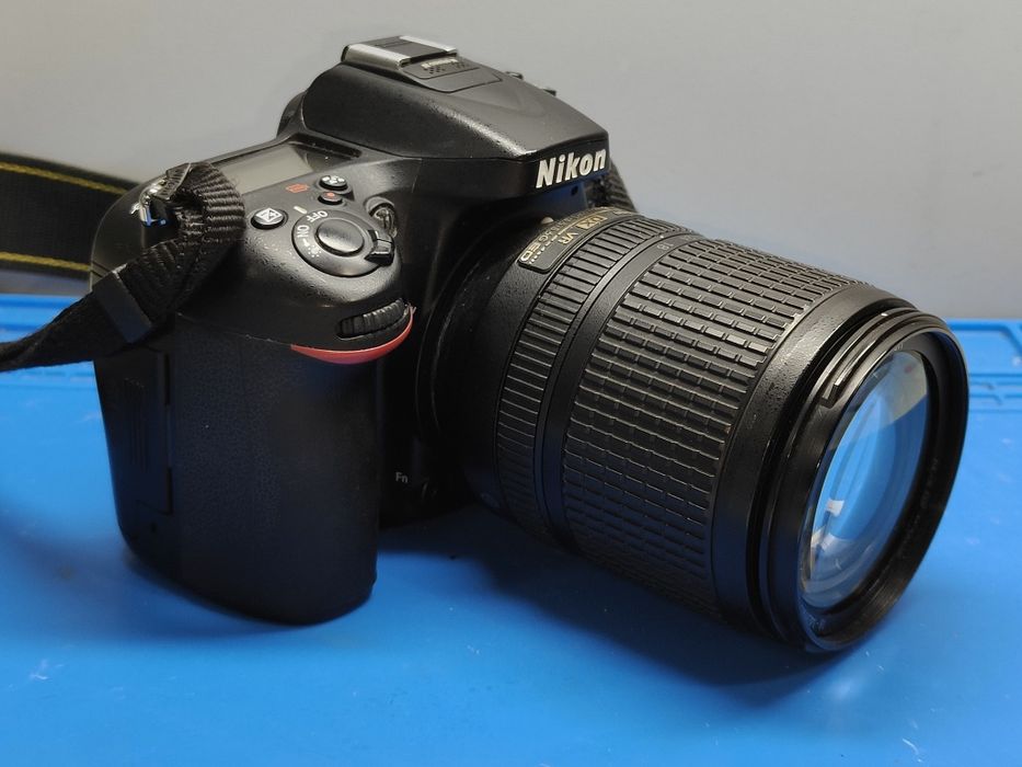 Зеркалка Nikon D7100 + Nikon 18-140 хорошее состояние