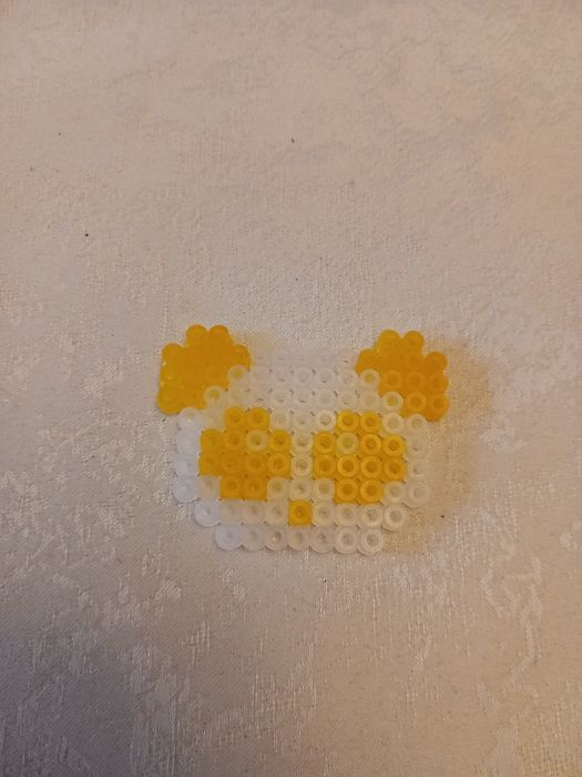 Element rękodzielniczy żółta panda z prasowanych koralików hama