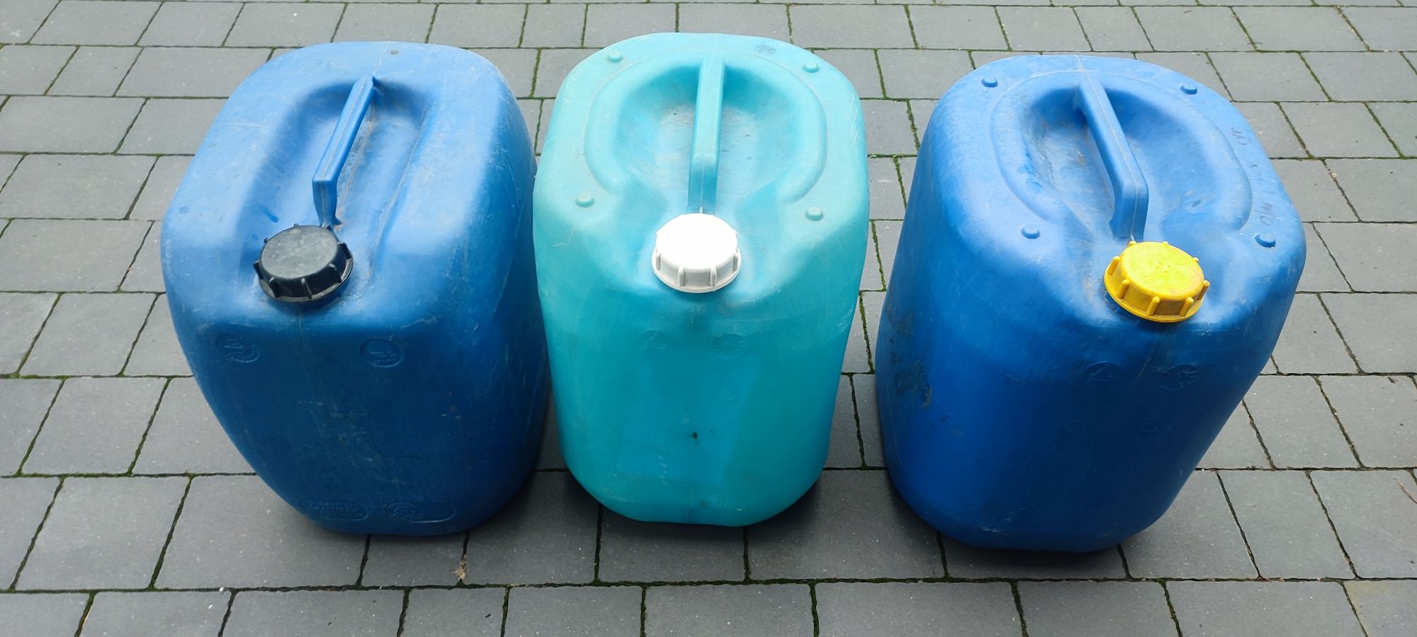 3 szt. Baniaki , Kanistry, Pojemniki 30L na paliwo  
3 sztuki Baniaki