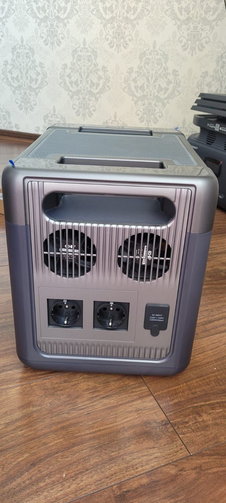 Зарядна станція BigBlue CellPowa 2500W