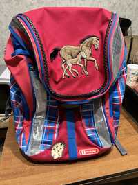 Абсолютно новый школьный рюкзак