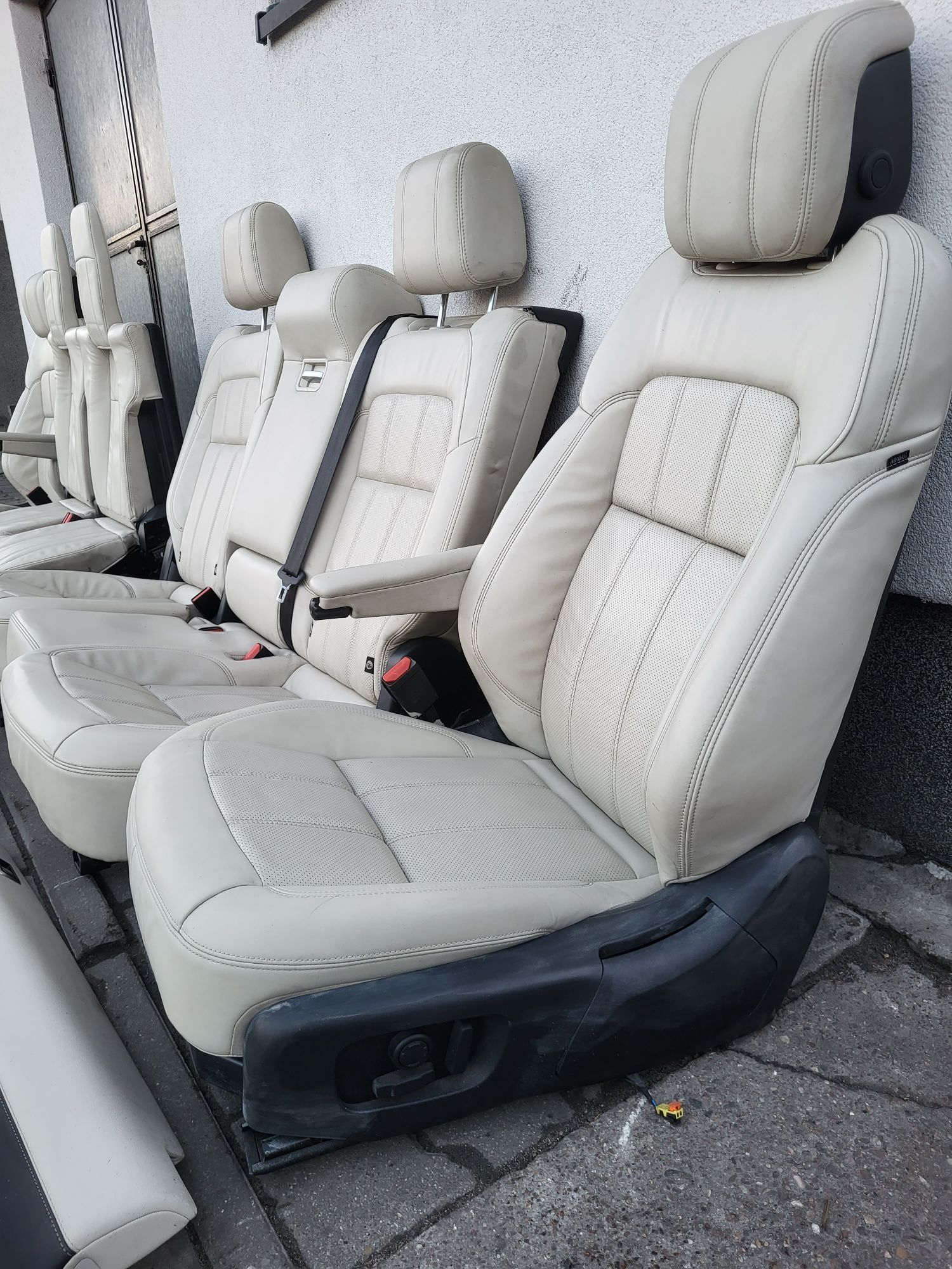 range rover sport l494 fotele