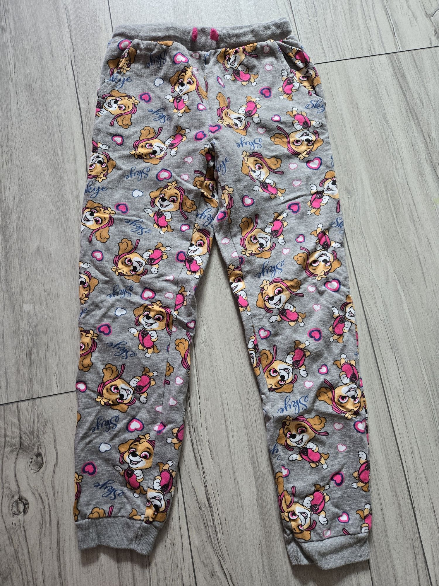 Spodnie dresowe nickelodeon 134 cm