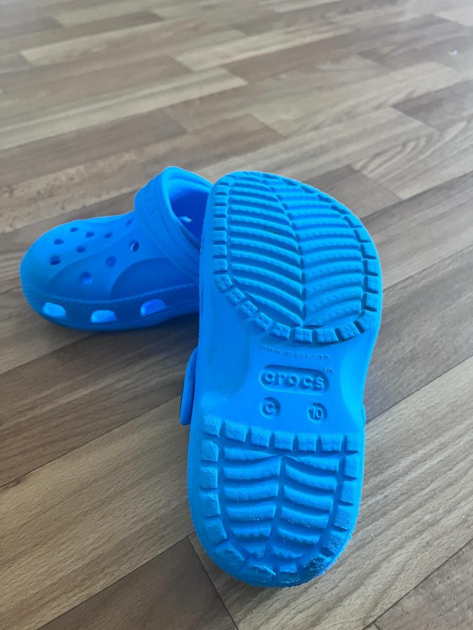 Продам обувь crocs