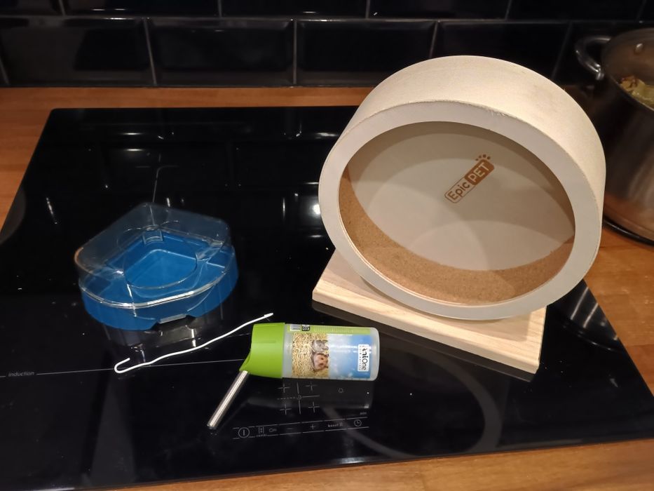 Kołowrotek, kuweta, poidło dla chomika