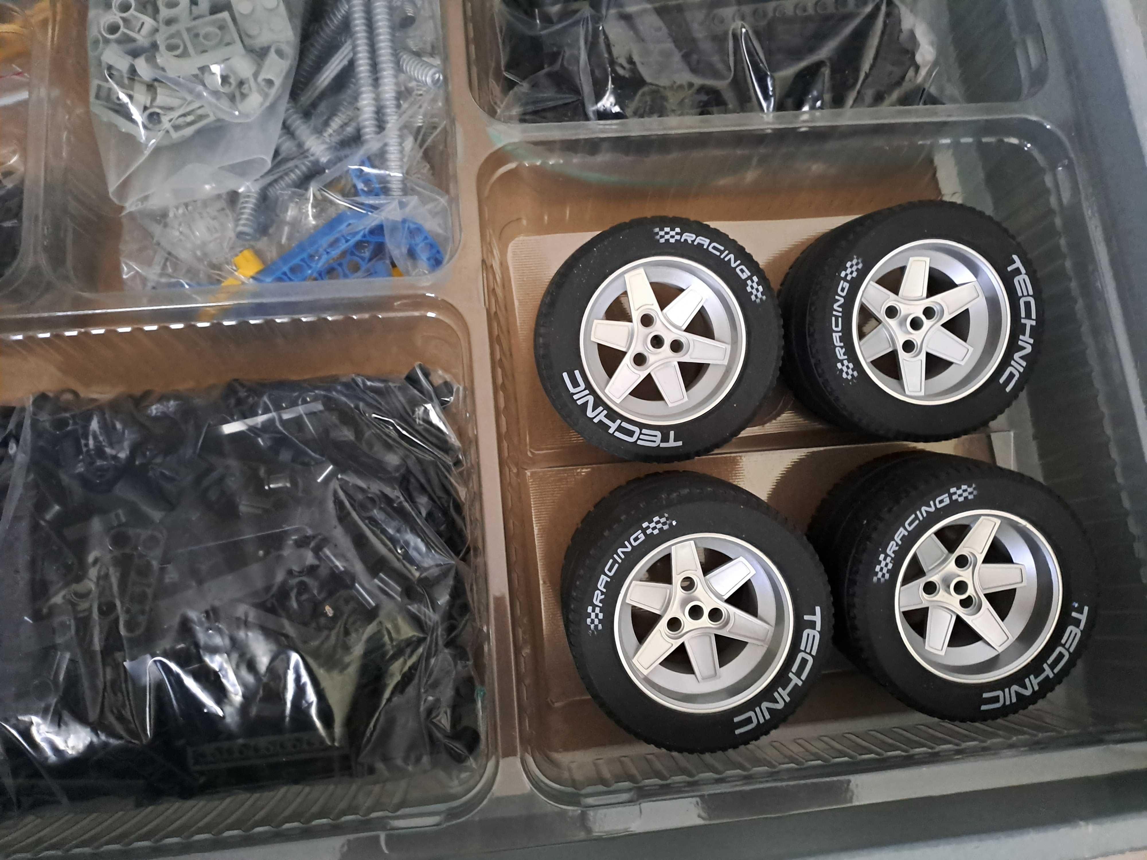 Lego Technic 8458 Silver Champion - rok 2000
