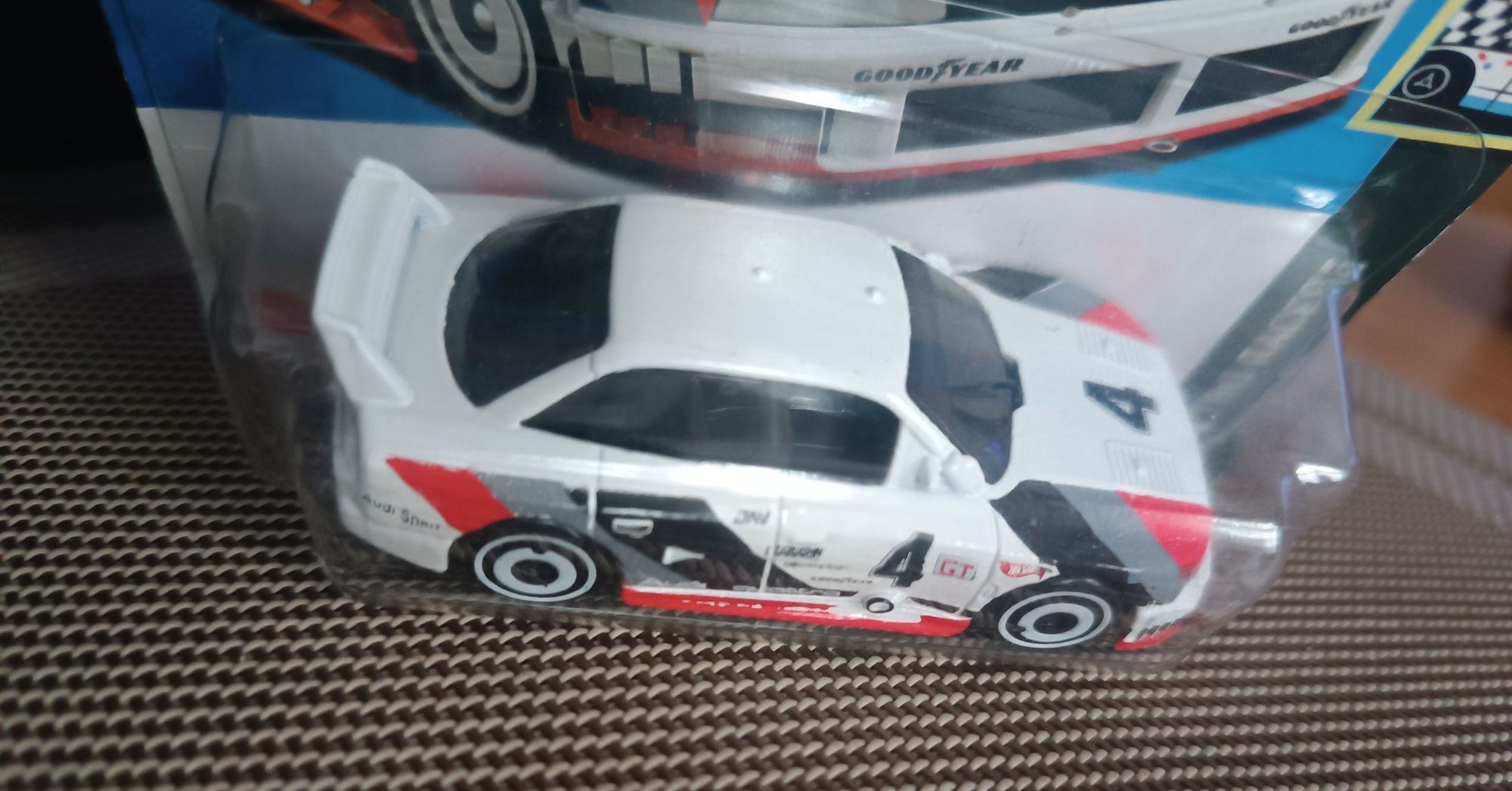 Hot Wheels - Audi 90 Quattro (Retro Racers)