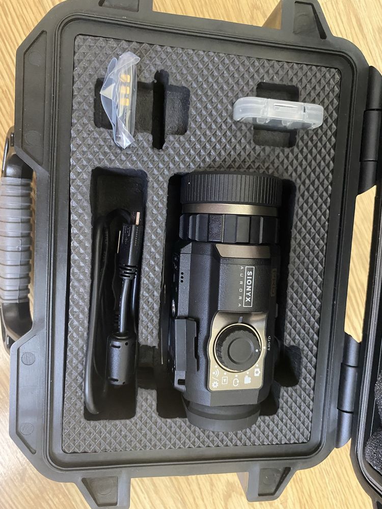 кольорова цифрова камера нічного бачення SIONYX Aurora PRO