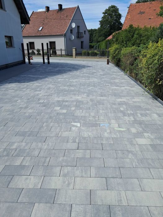 Usługi brukarskie, prace ziemne, 
Usługi  Minikoparka, Ładowarką