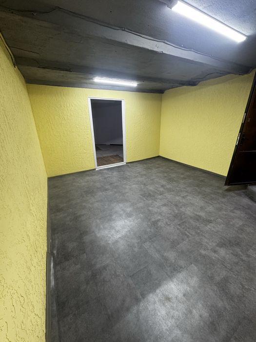 Продам два приміщення +діючий бізнес в центрі міста