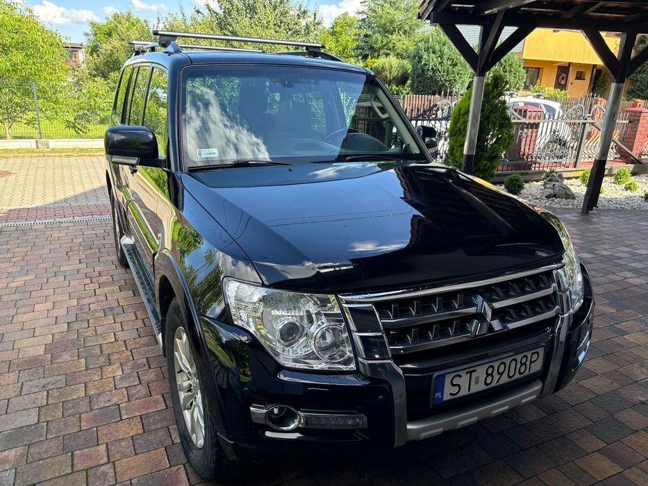 Mitsubishi Pajero Mitsubishi Pajero rejestrowany od 2016 r.
