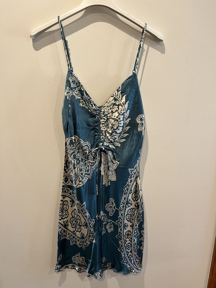 Vestido curto zara