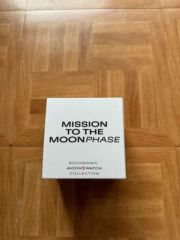 Idle New OMEGA Planet Moon Watch White