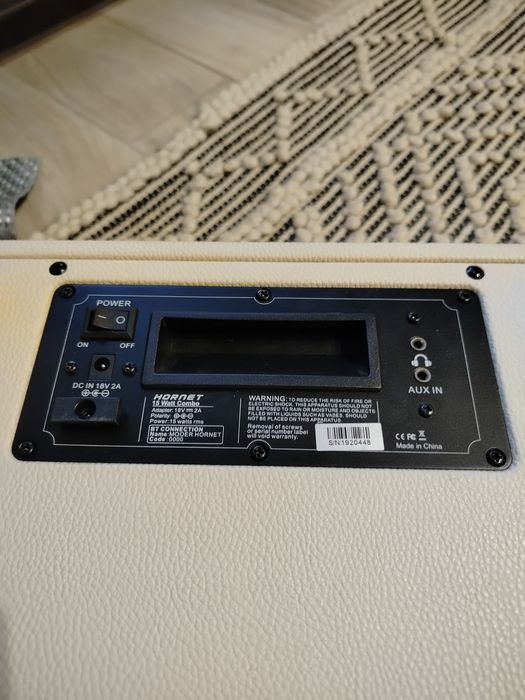 Wzmacniacz gitarowy Moore Hornet 15 watowy