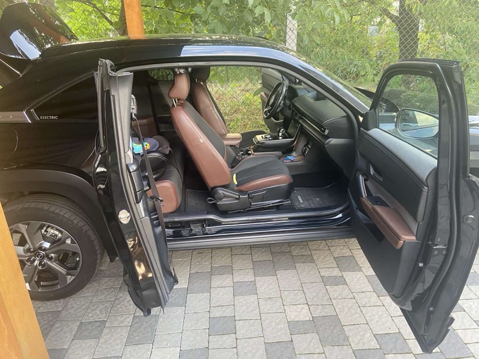 Мазда МХ30 - 2021 рік