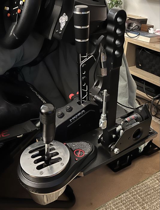 Skrzynia Thrustmaster TH8A +mozliwe dodatki