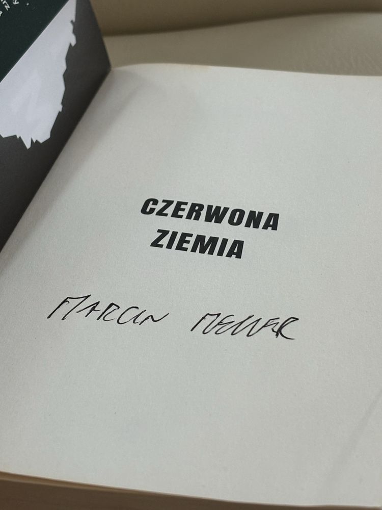 Czerwona ziemia - Marcin Meller z autografem