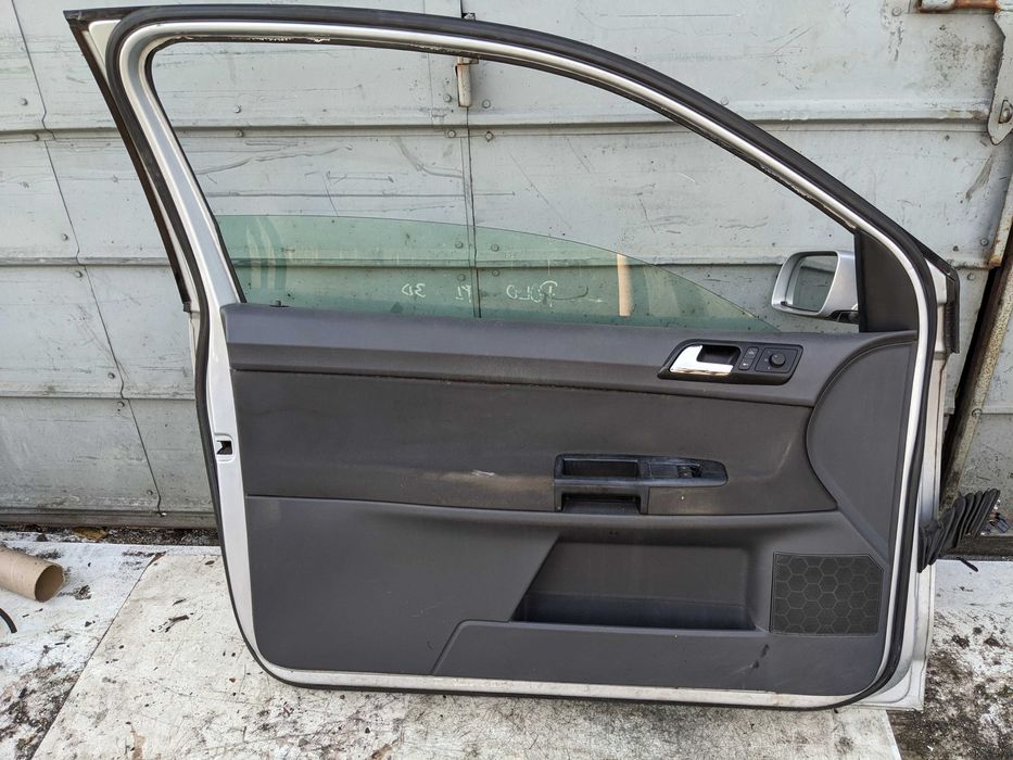 VW Polo 9N IV 3D Drzwi Lewy Przód Lewe Przednie Lakier LA7W