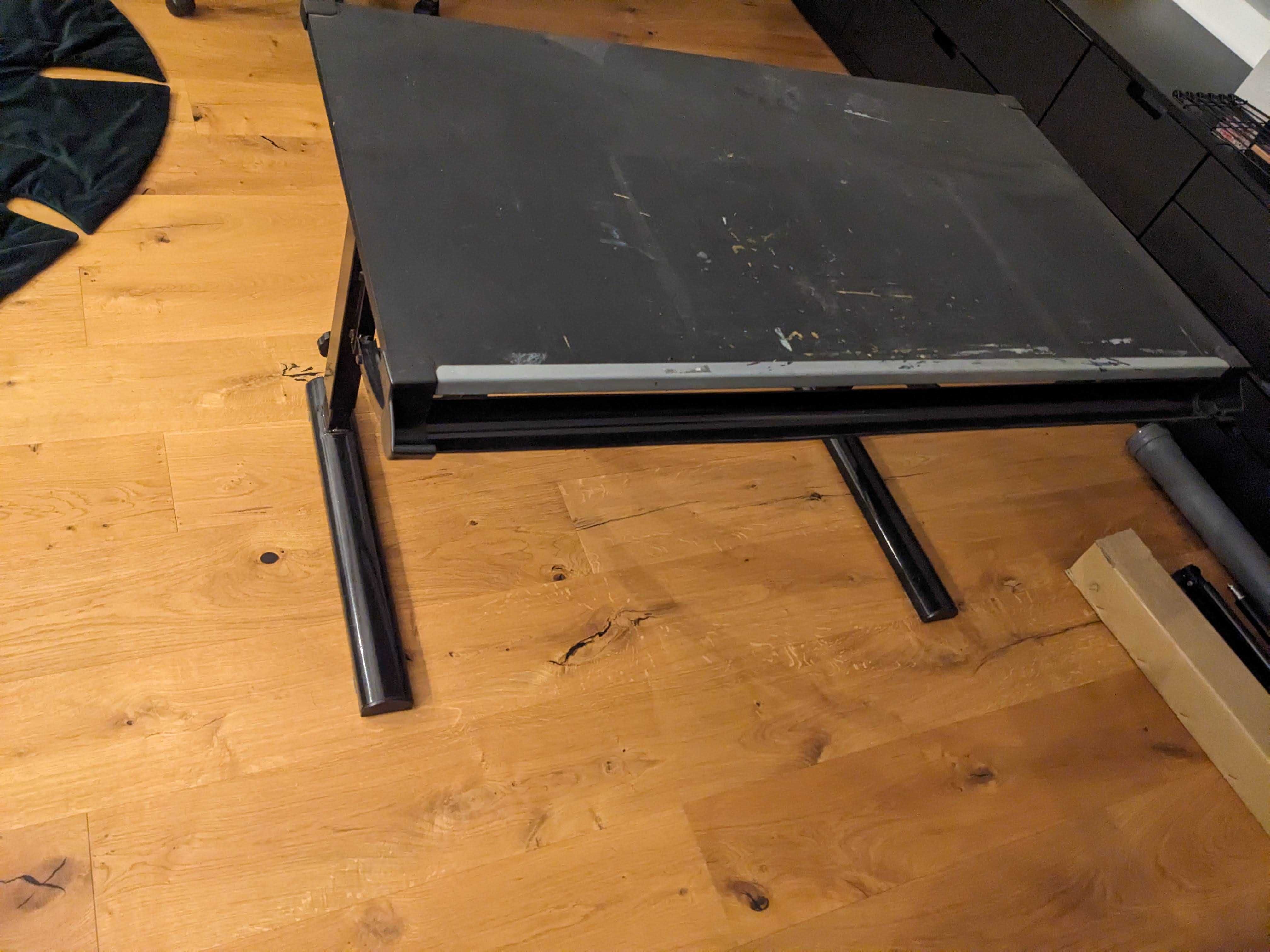 Regulowane biurko kreślarskie - 110x60 cm