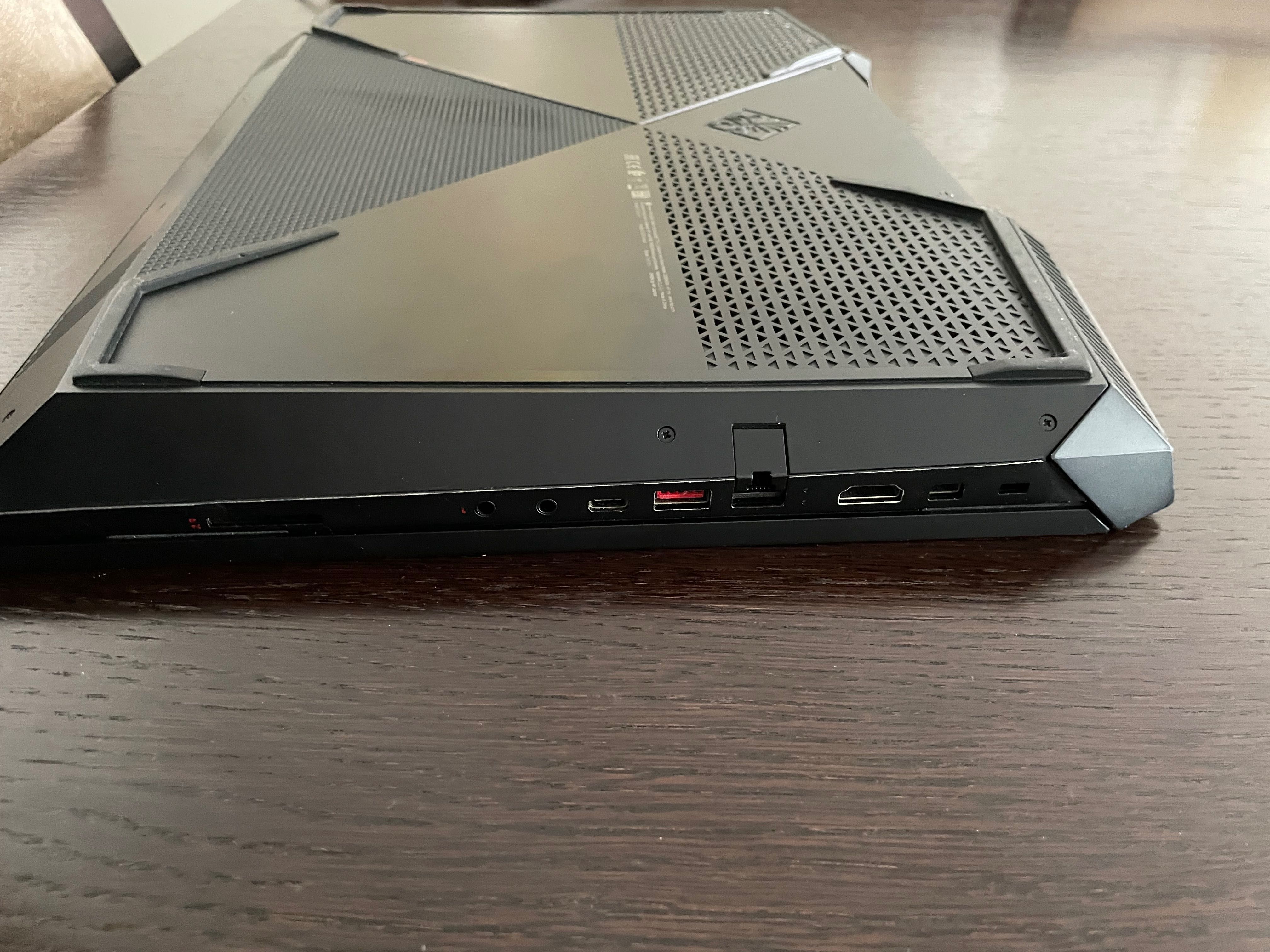 HP Omen - Core i7-8750H - 16GB 1128GB NVIDIA GeForce GTX 1070