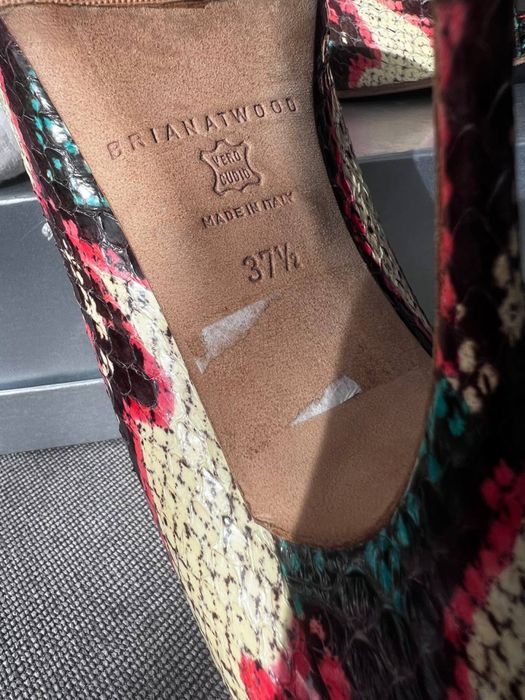 підбори Brian Atwood