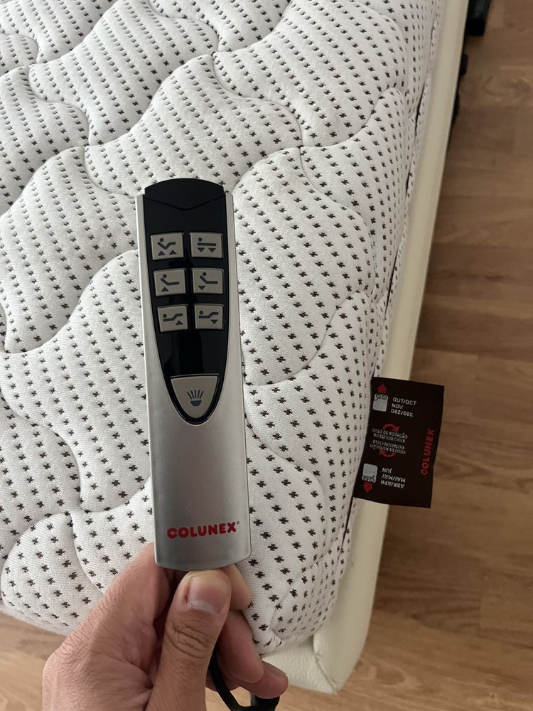 Cama articulada Colunex de cabedal (2 unidades disponveis)