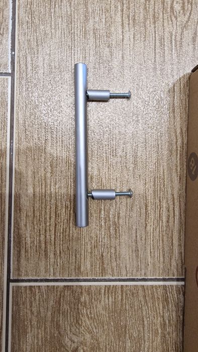 Okazja - uchwyty meblowe, reling, metal satyna