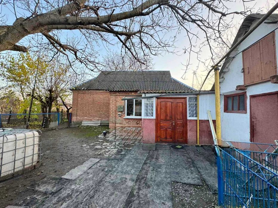 Продаж окремостоячого будинку в смт Турбів