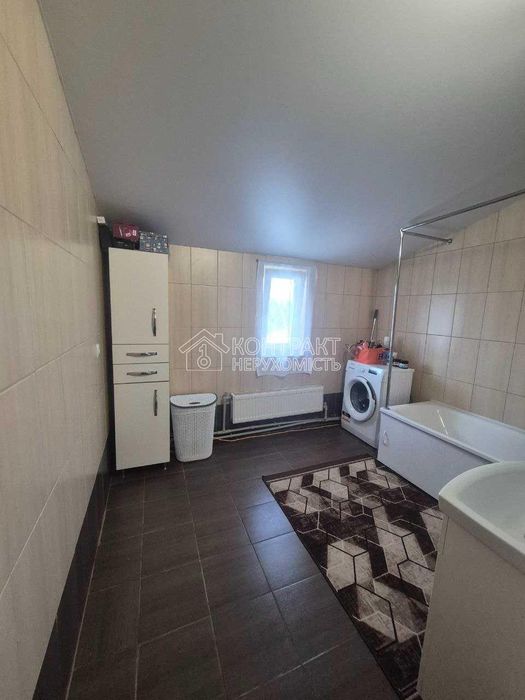 Продам сучасний будинок у самому центрі міста!