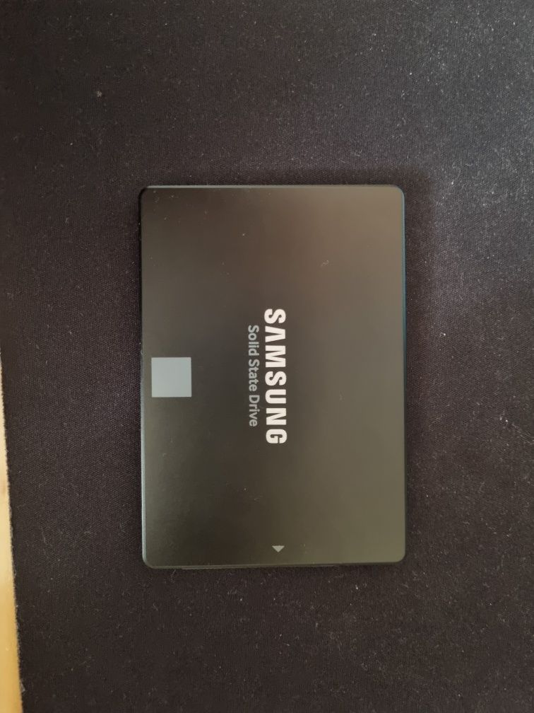 SSD Samsung 860 EVO 500GB (com garantia)