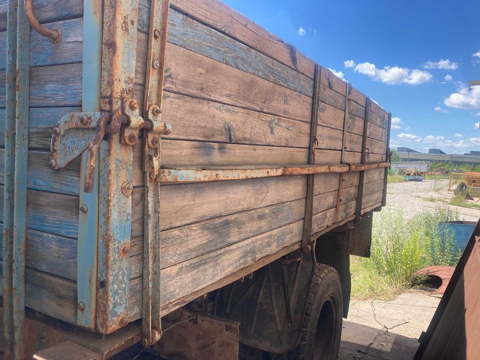 Продам кузов Зил 130 бортовой с газовыми балонами.