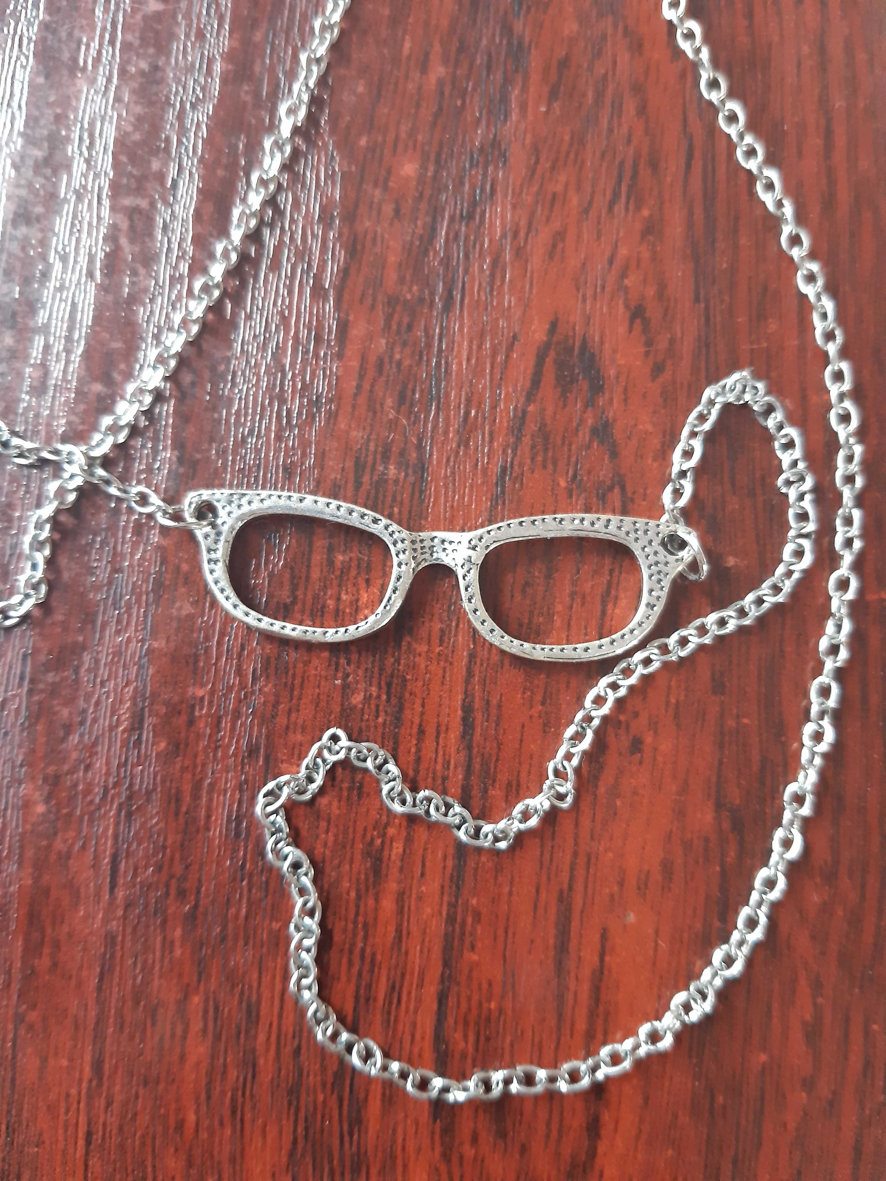 Naszyjnik okulary kolor srebrny