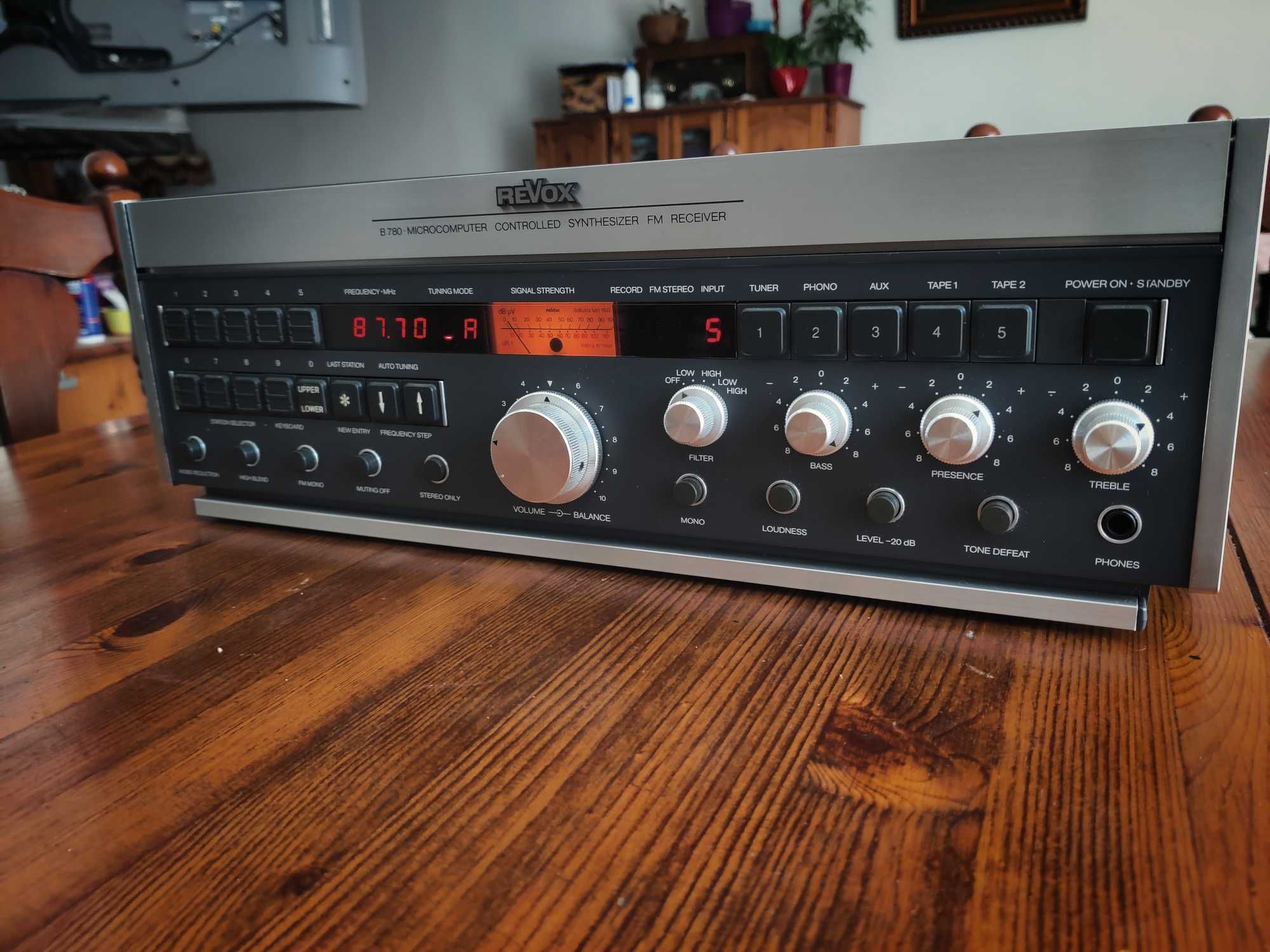 Revox B780 amplituner