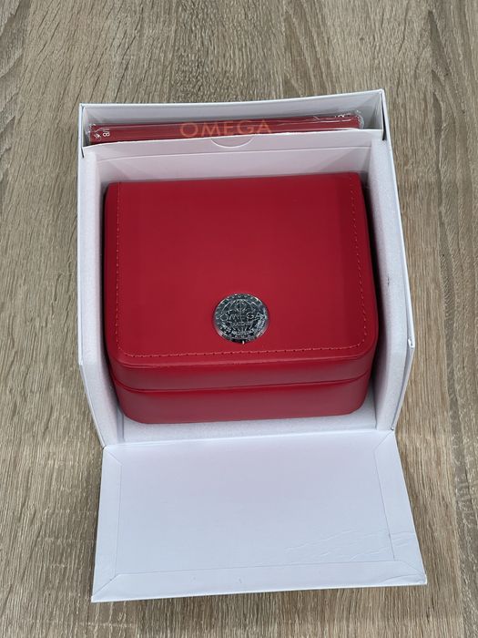 Коробка , бокс для часов Омега