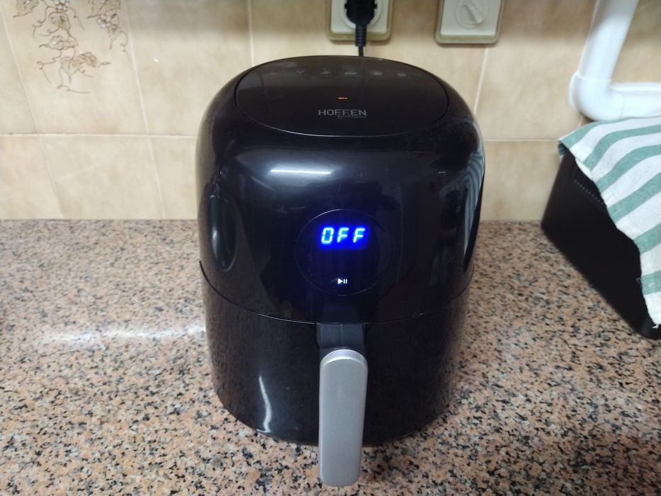 Fritadeira Air Fryer da marca Hoffen casa quarto apartamento vivenda.