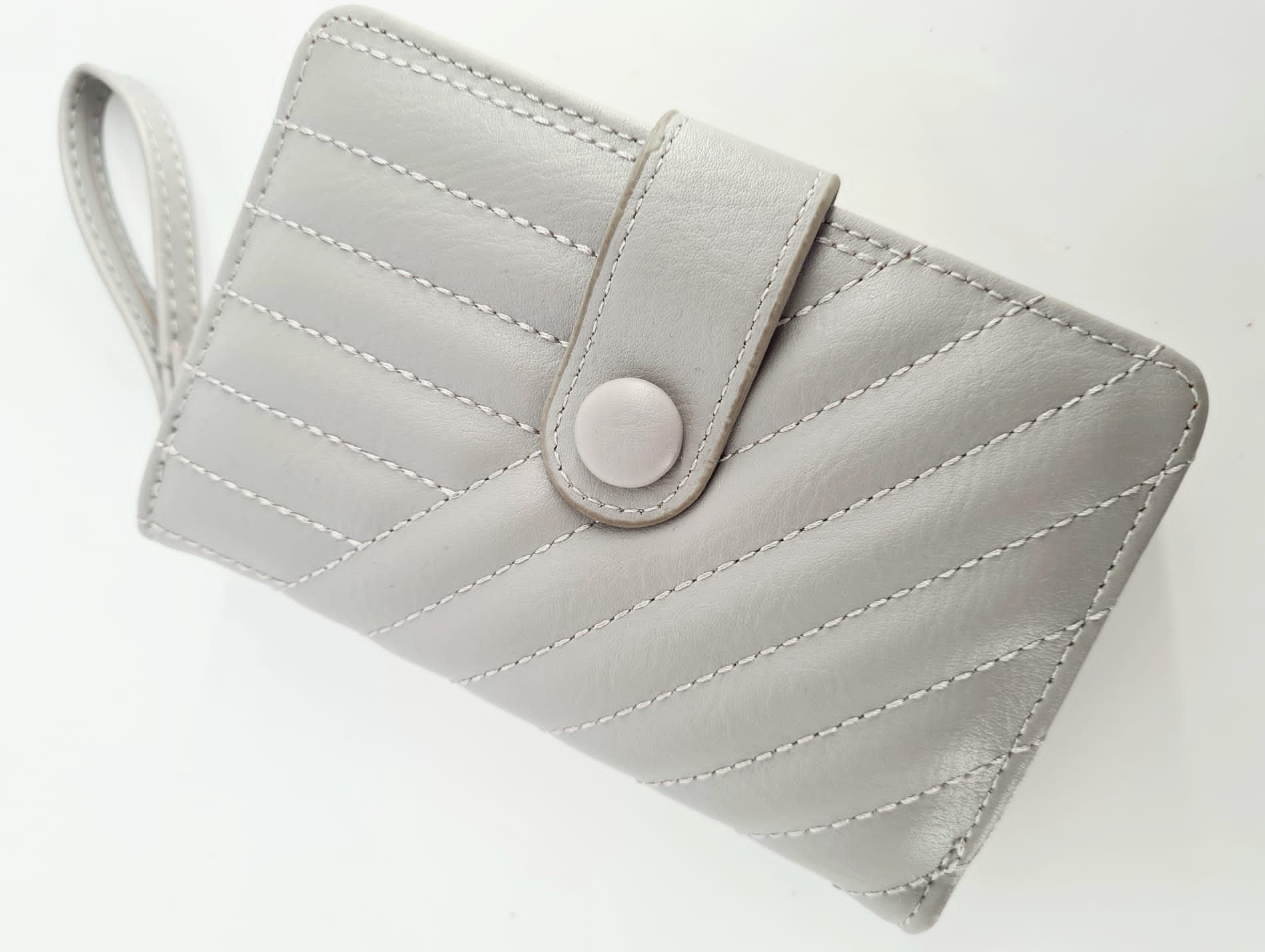 Piękny szary srebrny portfel damski jasny modny nowy