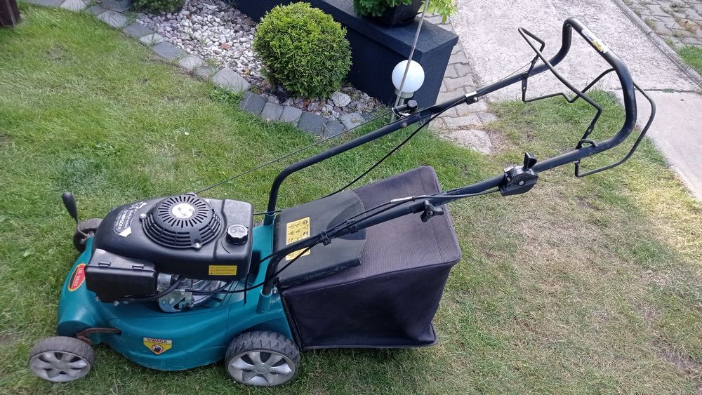 Kosiarka spalinowa z napędem lm-1662b