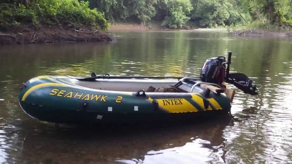Надувная лодка двухместная с веслами и насосом. Човен.  По типу Барк