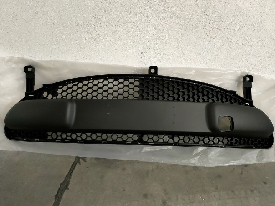 Grelha do pára choques Peugeot 107