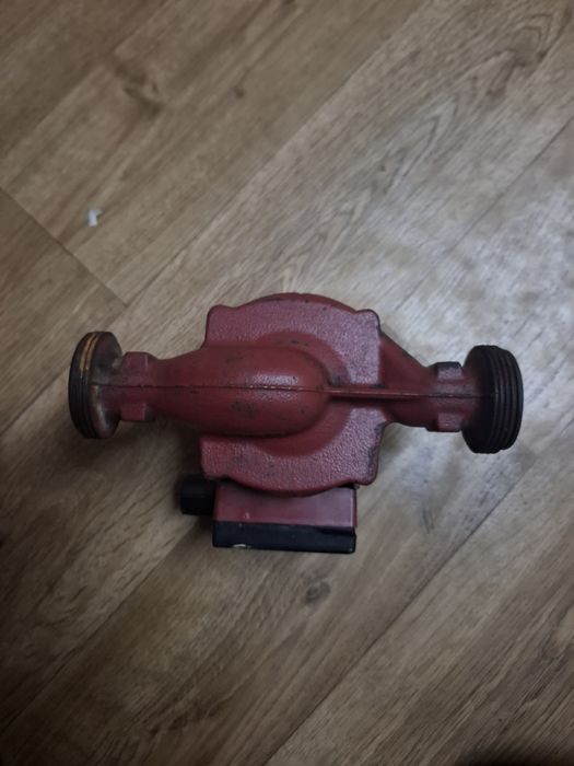 Pompka pompa obiegowa CO Grundfos type UPS 25-60/180 Centralne Ogrzewa