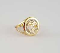 Złoty pierścionek w typie Chanel