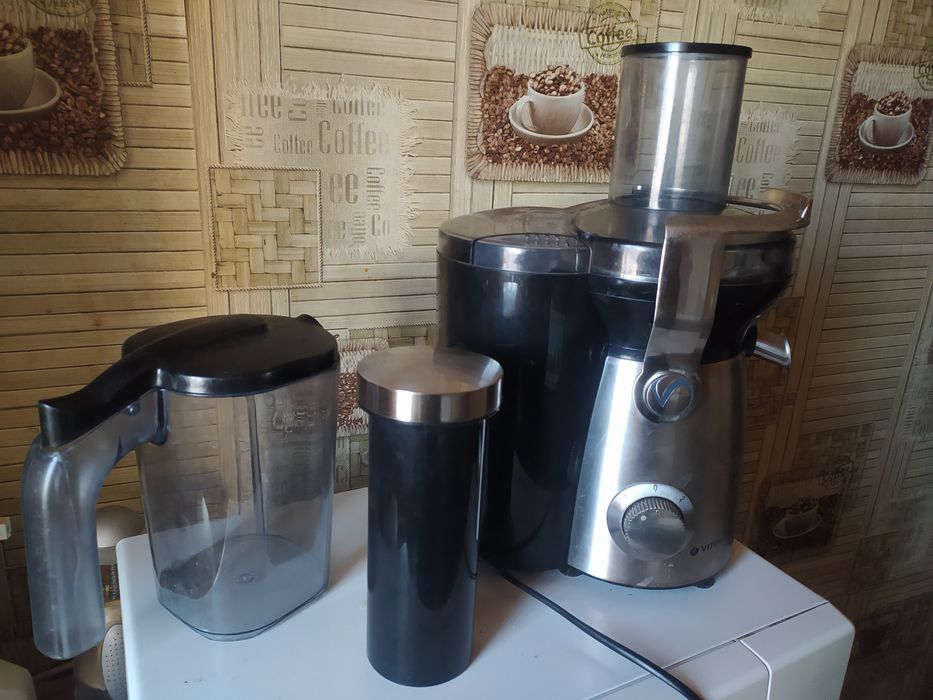 Соковыжималка VITEK VT-1636 ST
