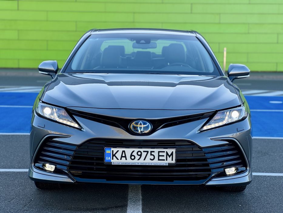 Toyota Camry Elegance+ Hybrid