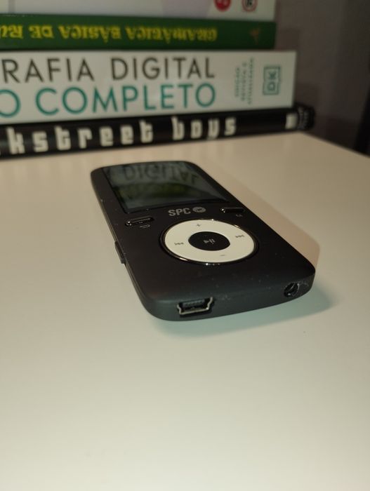 Bluetooth MP4 Player - READ DESCRIPTION64169675225858122